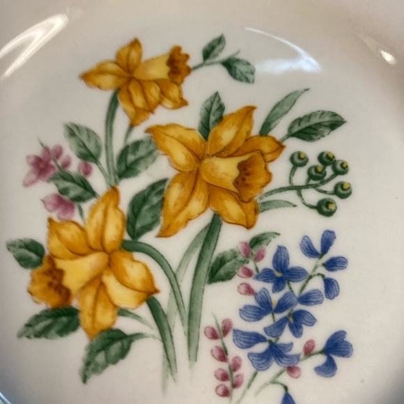 Thompson Pottery Vintage “Floral Garden” plate - Picture 3 of 6